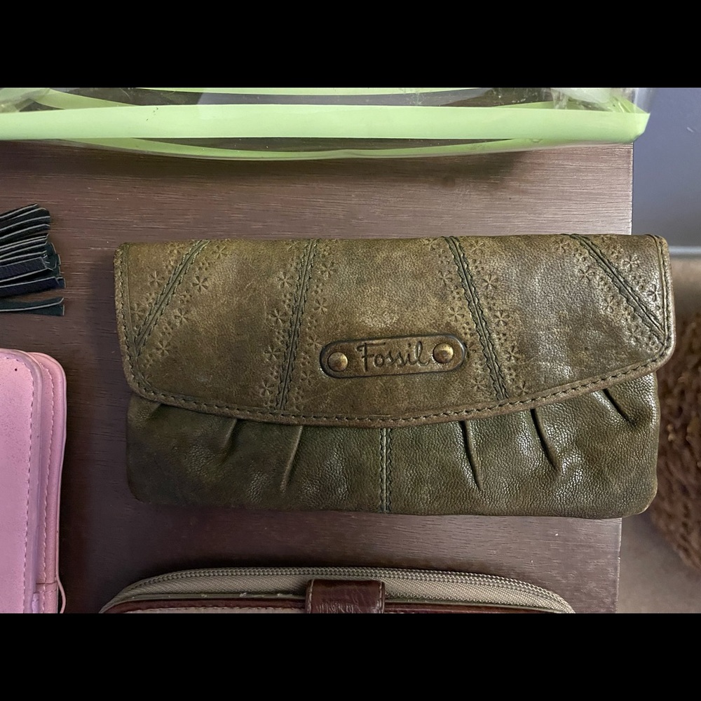 Three Different Wallets - image 4